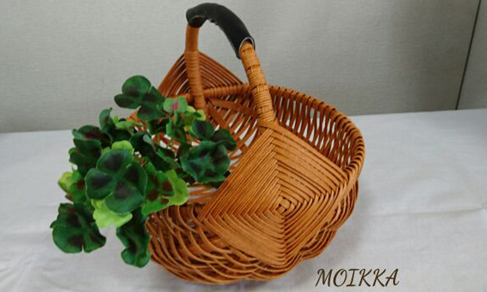 友だちと楽しむかご作り