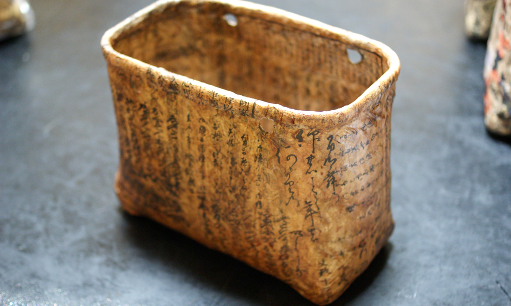 カゴバッグで作る一閑張り