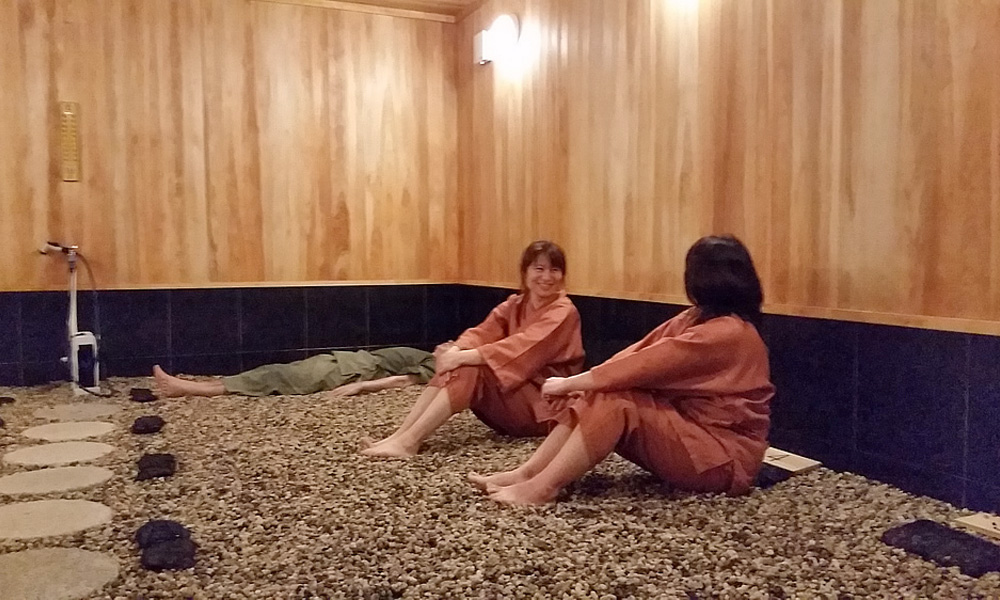 結婚式間近、ミネラル薬石浴でリフレッシュ【ペア】